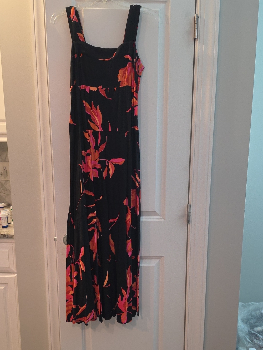 FALL sundress Women’s Black Floral Maxi Dress with Pink and Orange EUC. No Smoke
